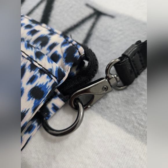 Kipling Bag Crossbody Small two slip compartments Leopard NEW - Picture 14 of 17